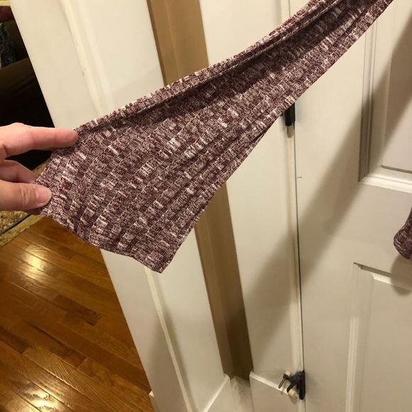 Small Massini Cold Shoulder Maroon Sweater. - Picture 5 of 5